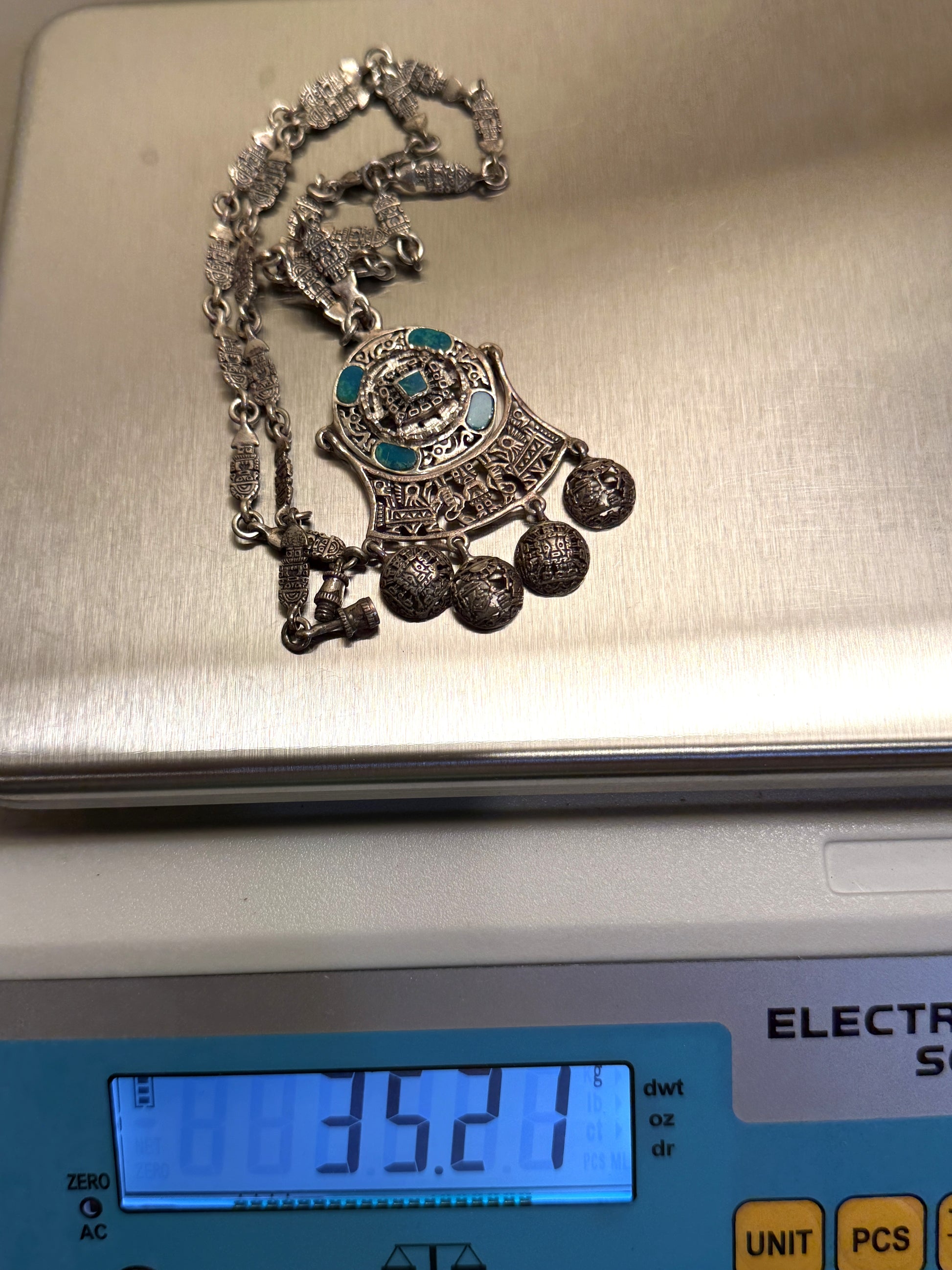 Peru sterling necklace weighing 35 grams