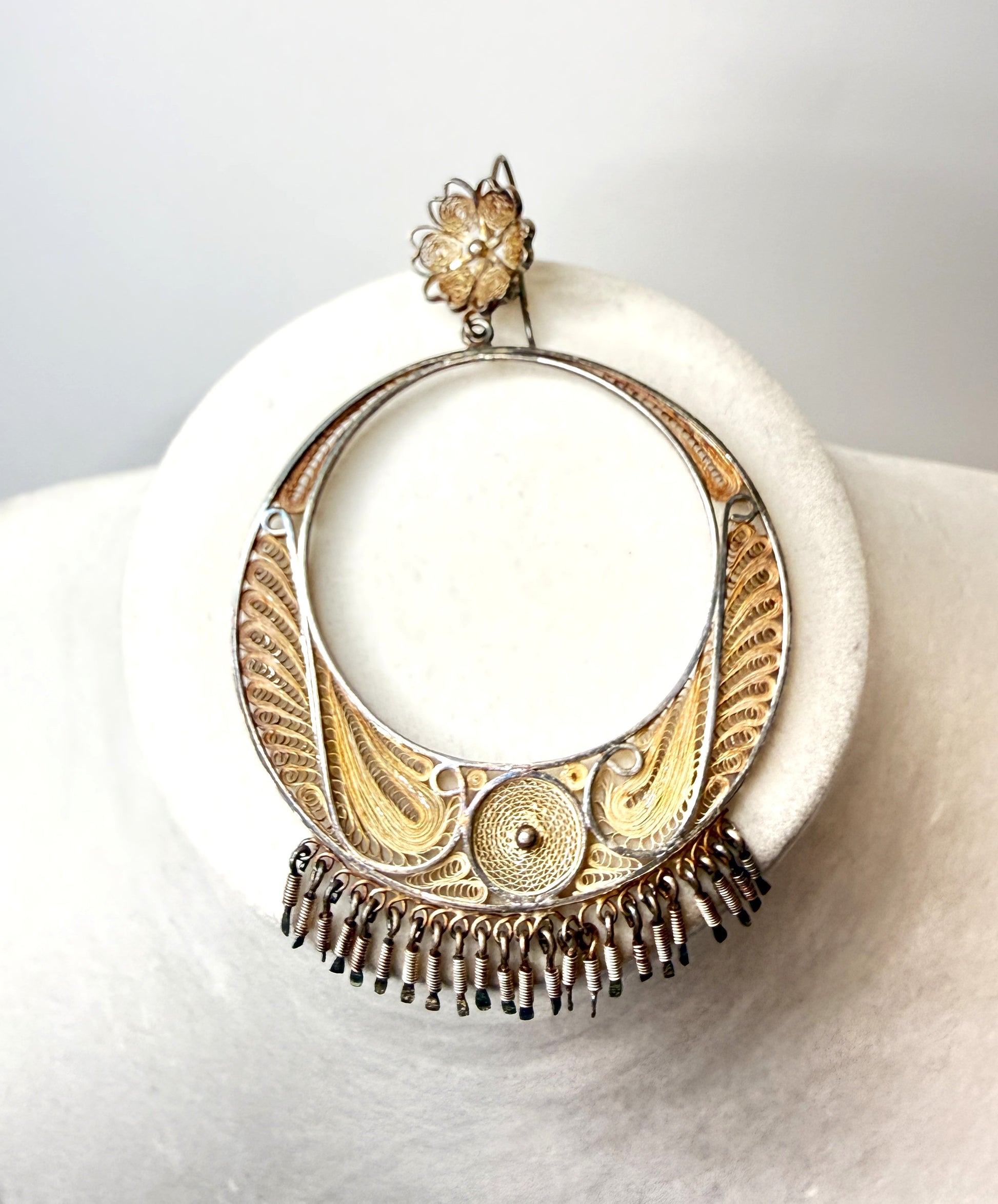 vintage Peru filigrana hoop earring